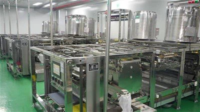 Stroj za izradu omotača kapsule